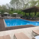 Park And Pool Daire Misivri