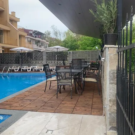 公寓 Park And Pool *