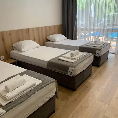 Park And Pool Apartmán *